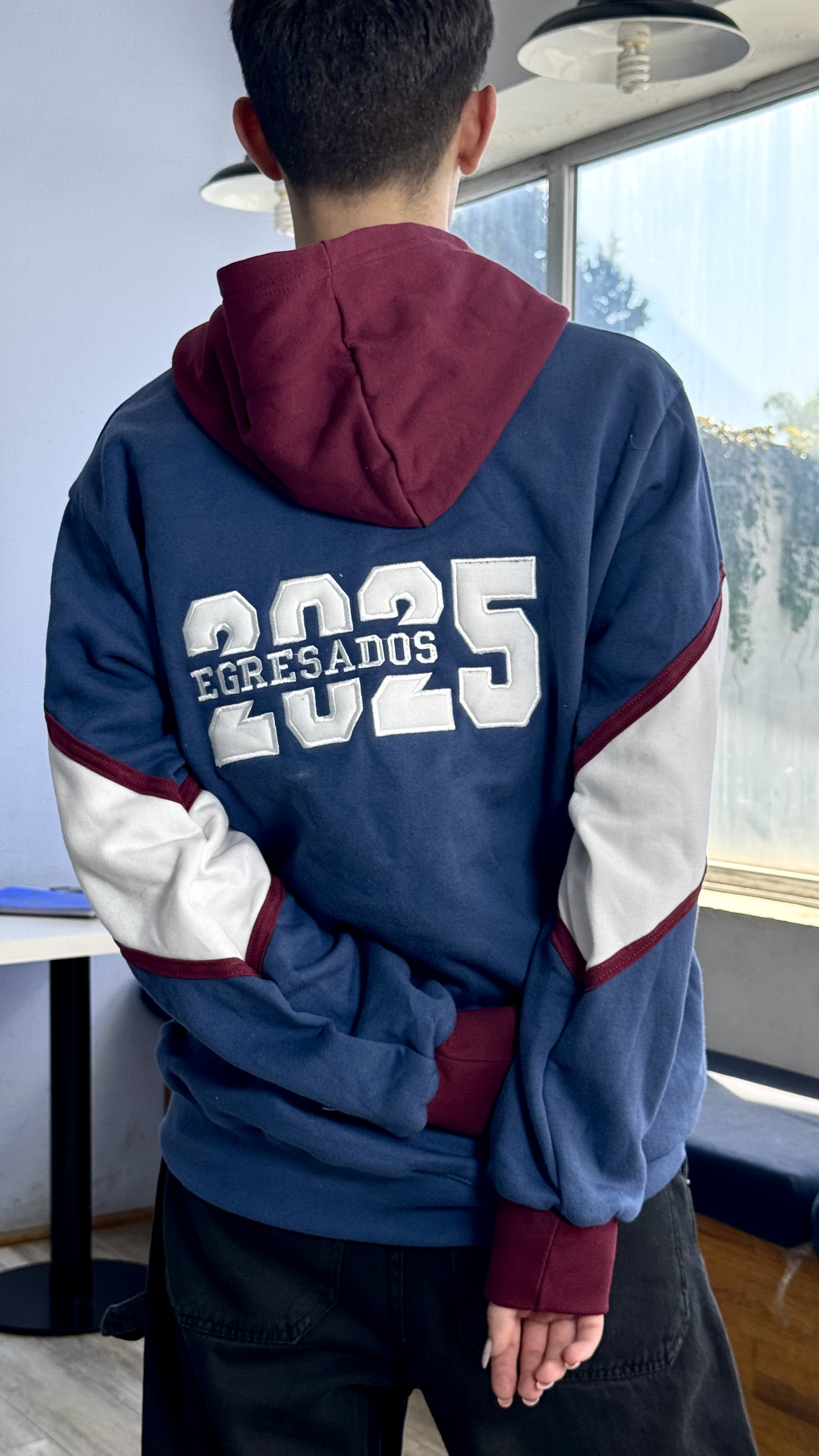 Buzo canguro de Egresados 03. Buzo Canguro alternativo